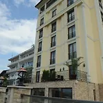 Vurna Butik 3*